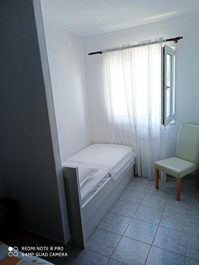 Boni02 Appartement Gdinj Buitenkant foto